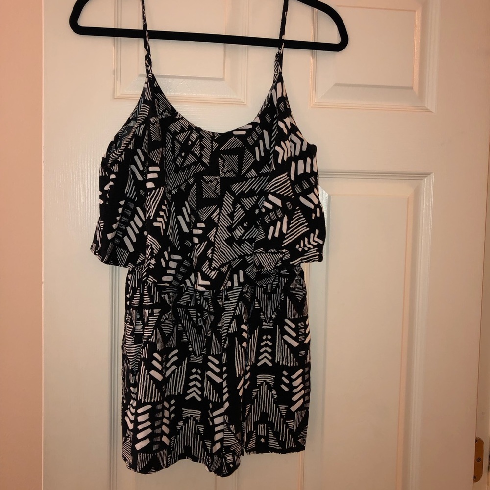 Black & white ROMPER